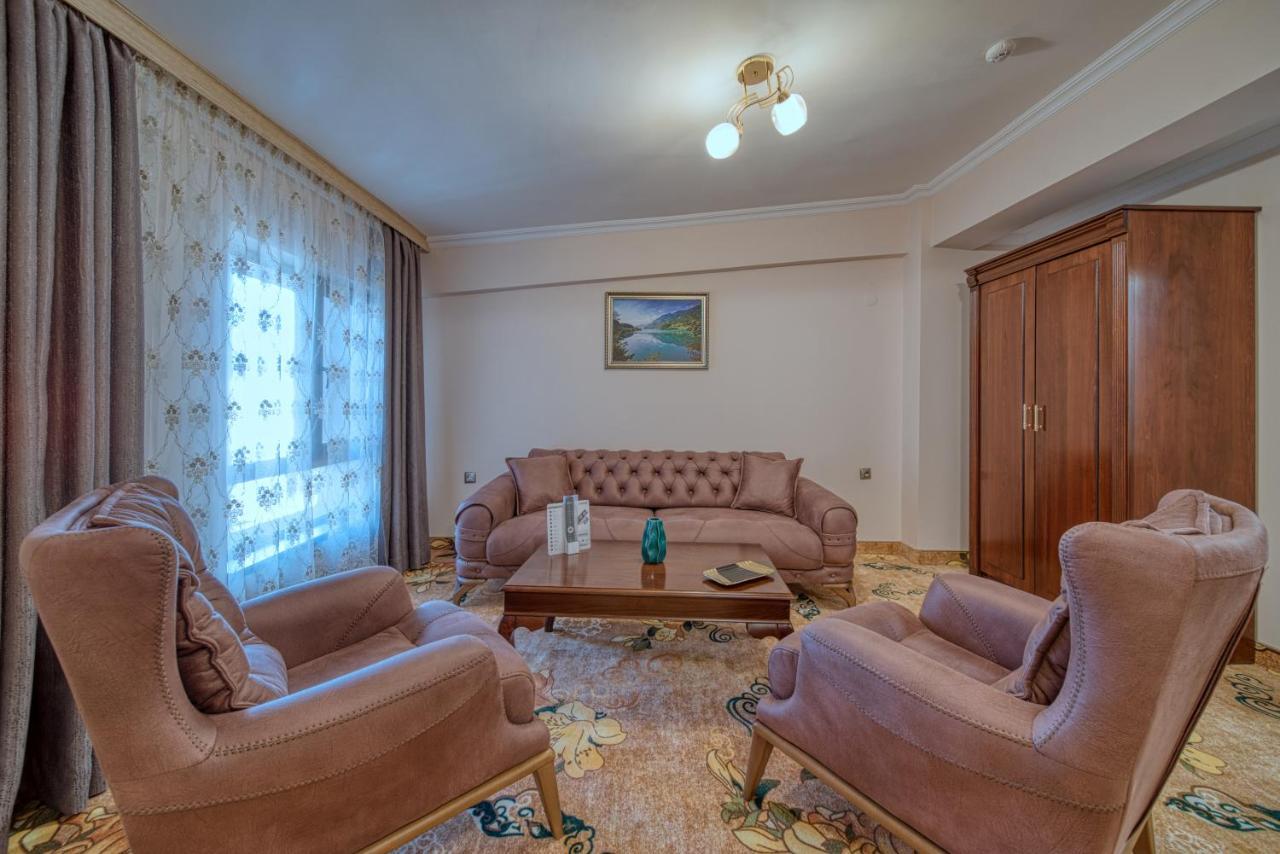 Residence Konstantina Palace Казанлик Екстер'єр фото